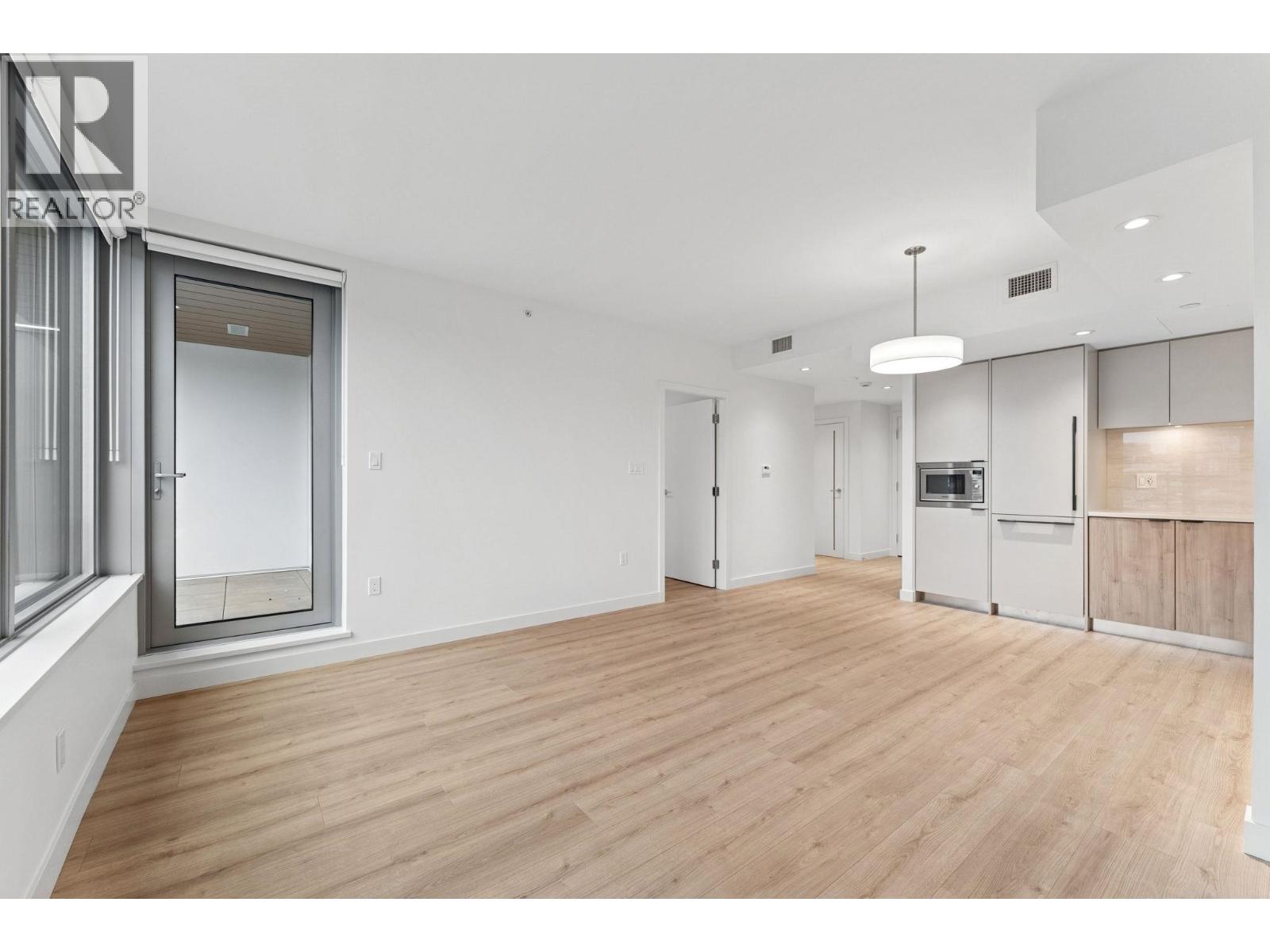 317 755 HARBOURSIDE DRIVE, North Vancouver