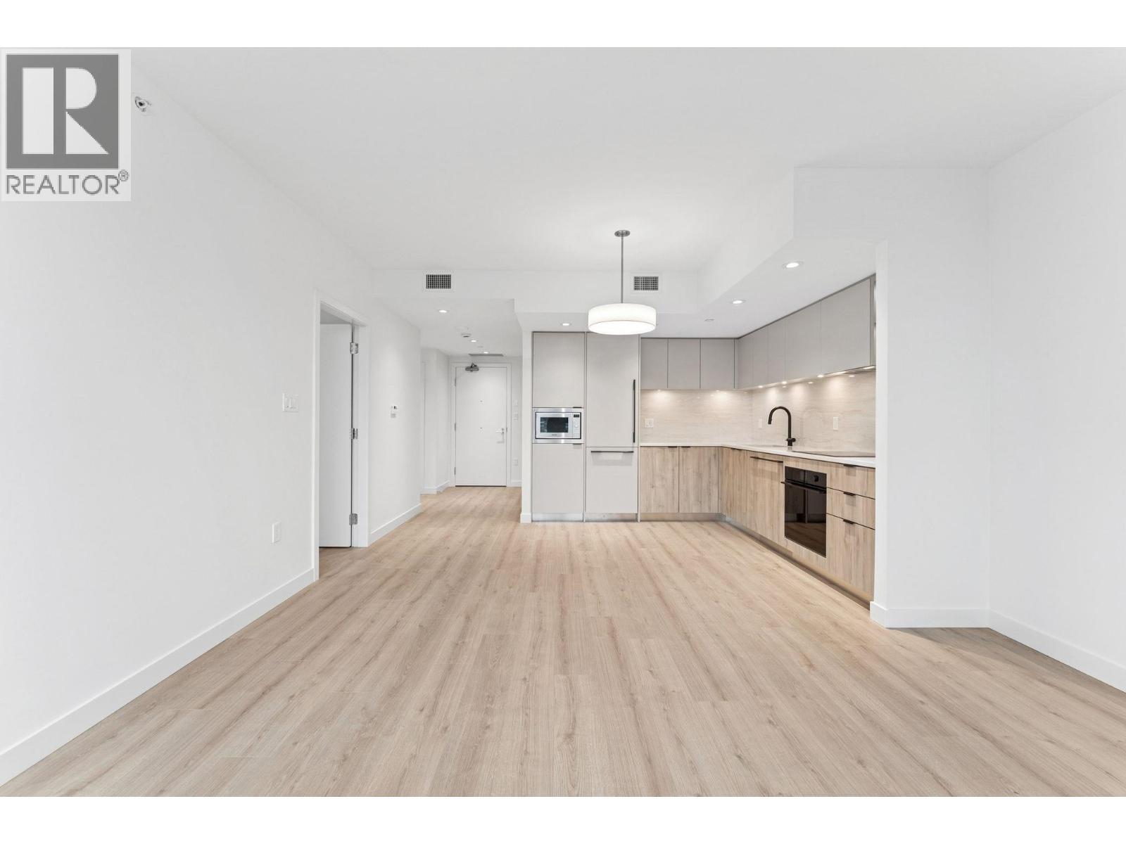 317 755 HARBOURSIDE DRIVE, North Vancouver