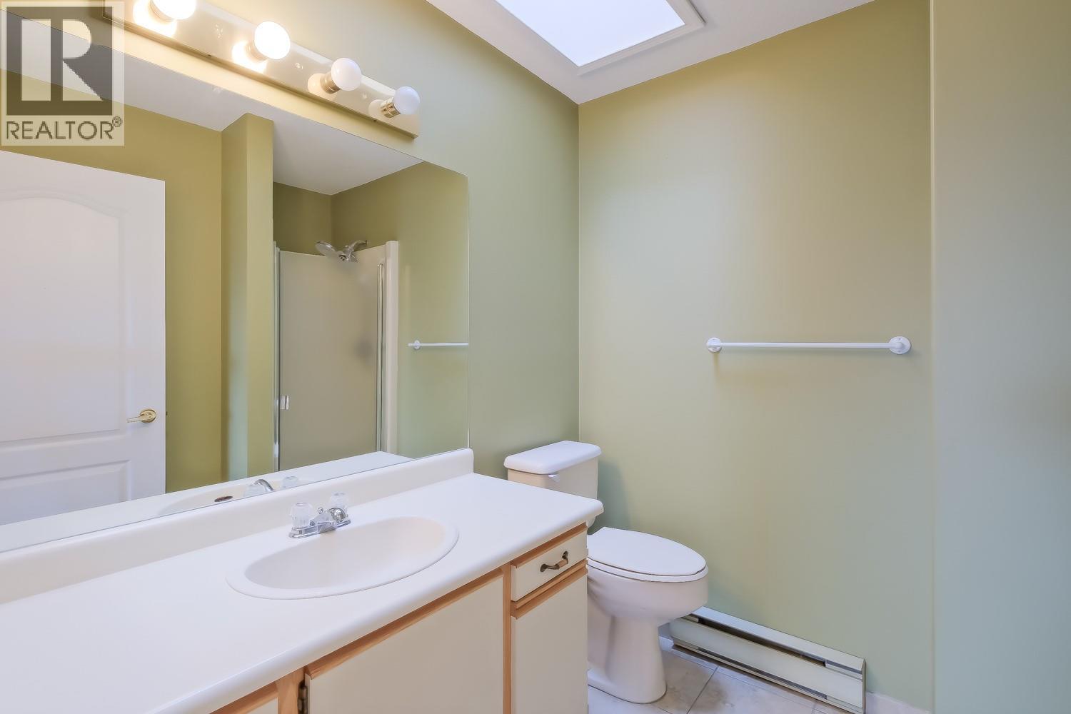 305 255 McIntosh Road, Kelowna