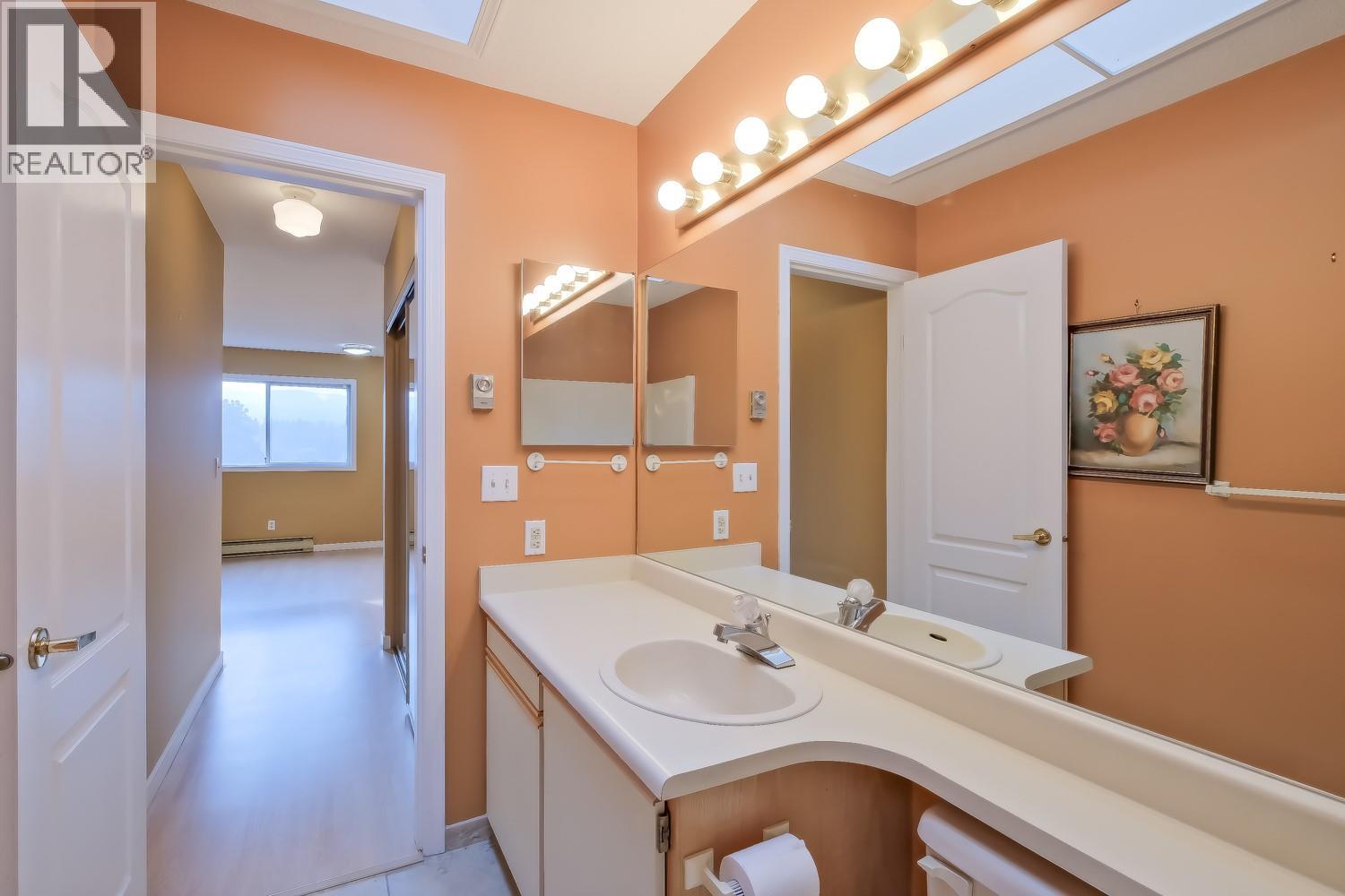 305 255 McIntosh Road, Kelowna