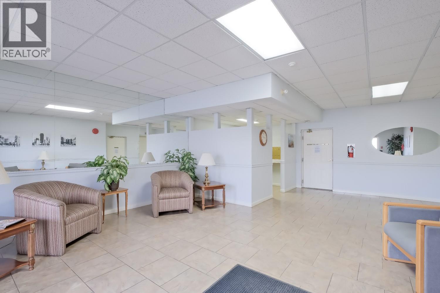 305 255 McIntosh Road, Kelowna