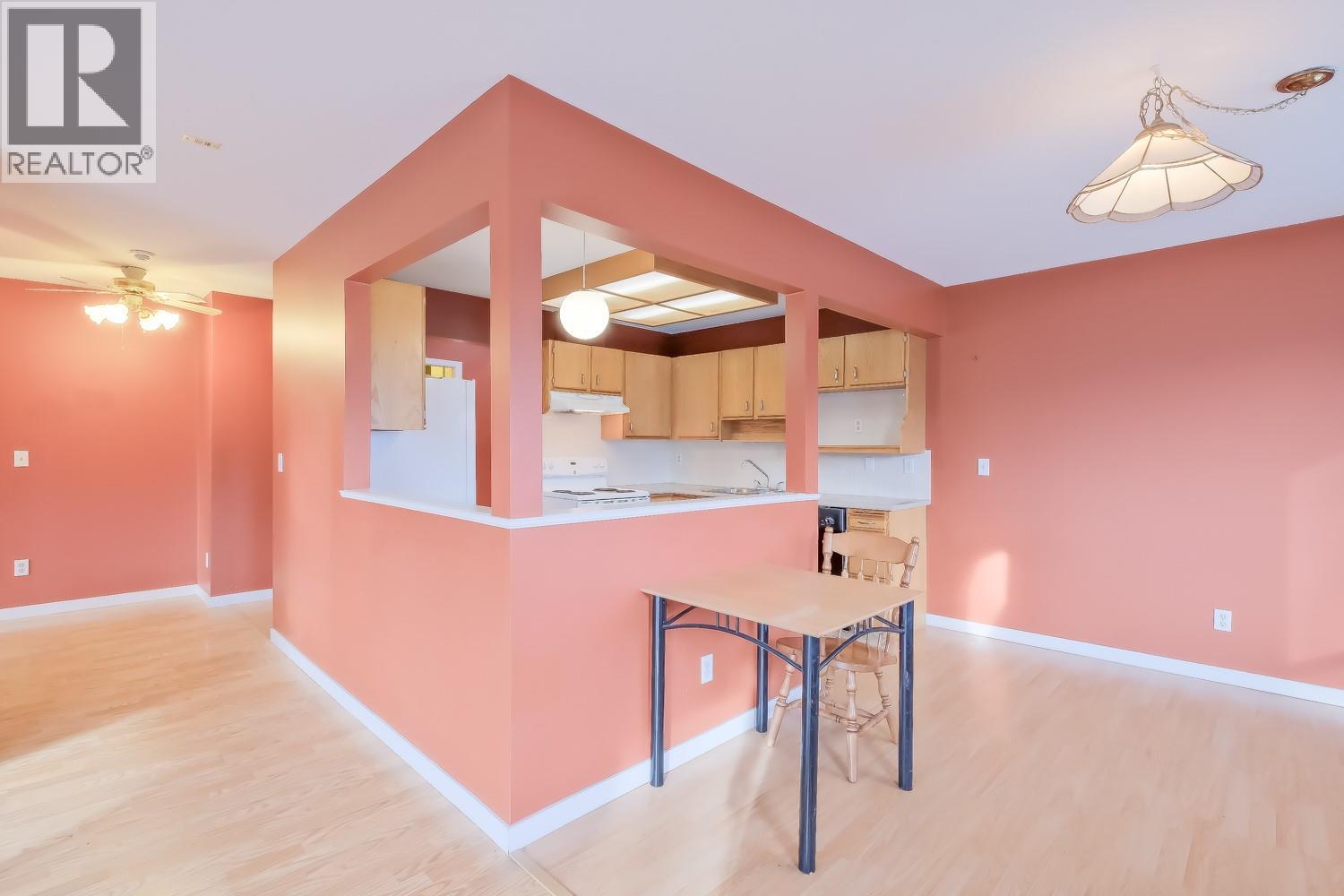 305 255 McIntosh Road, Kelowna