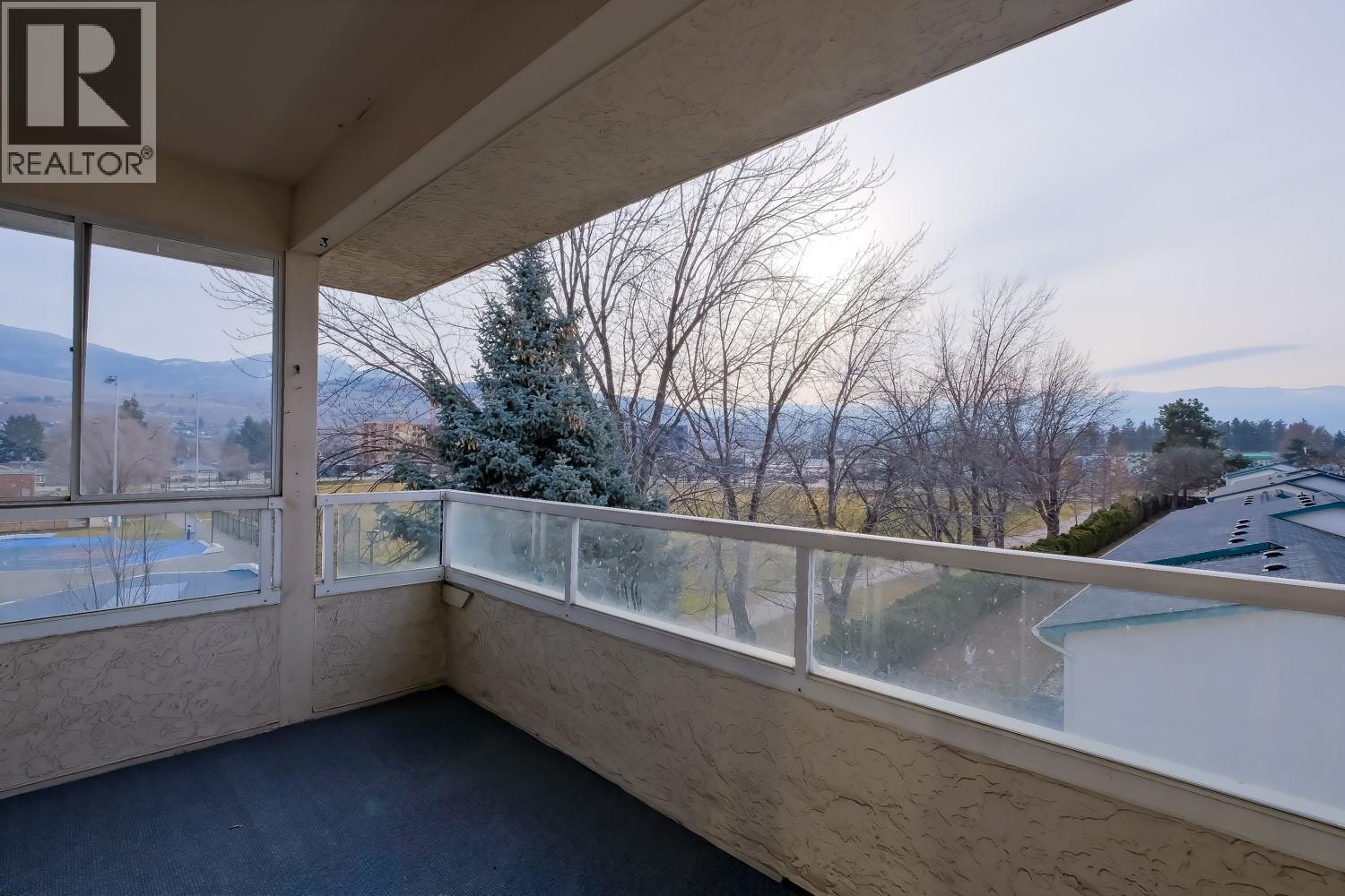 305 255 McIntosh Road, Kelowna