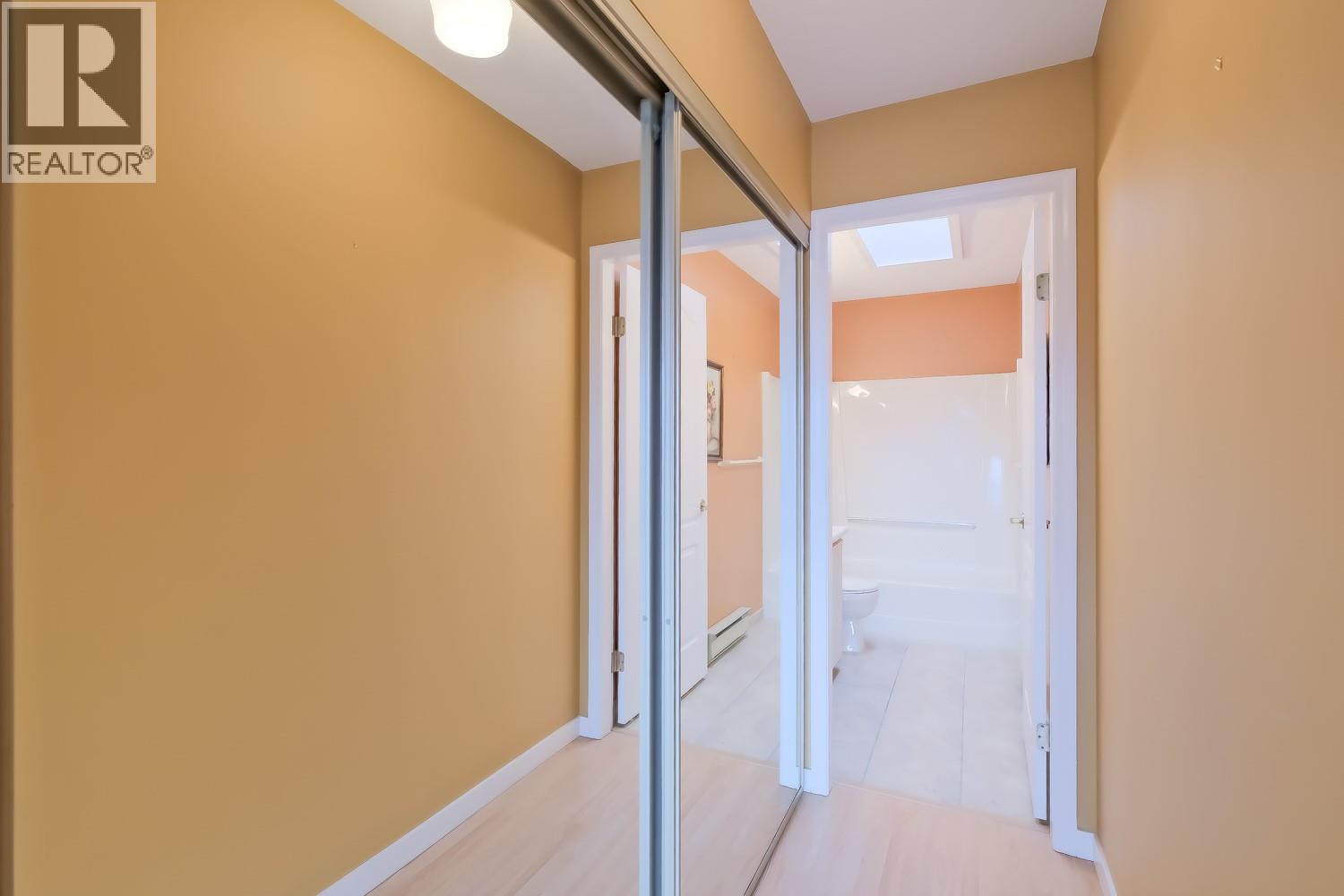 305 255 McIntosh Road, Kelowna