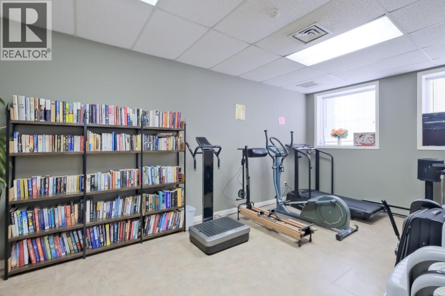 305 255 McIntosh Road, Kelowna