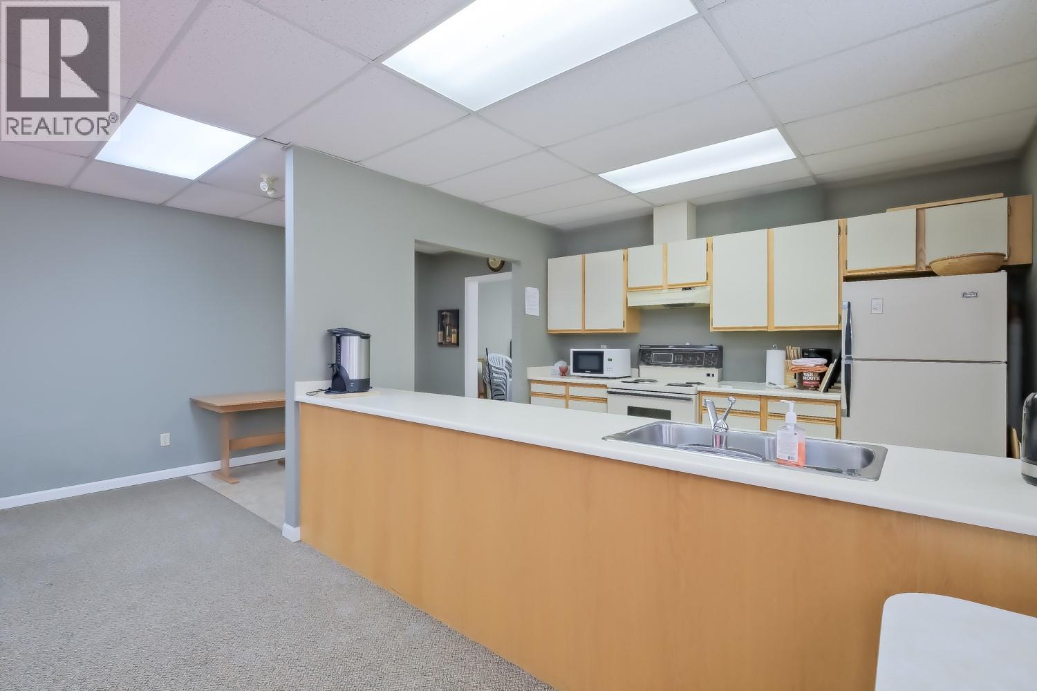 305 255 McIntosh Road, Kelowna