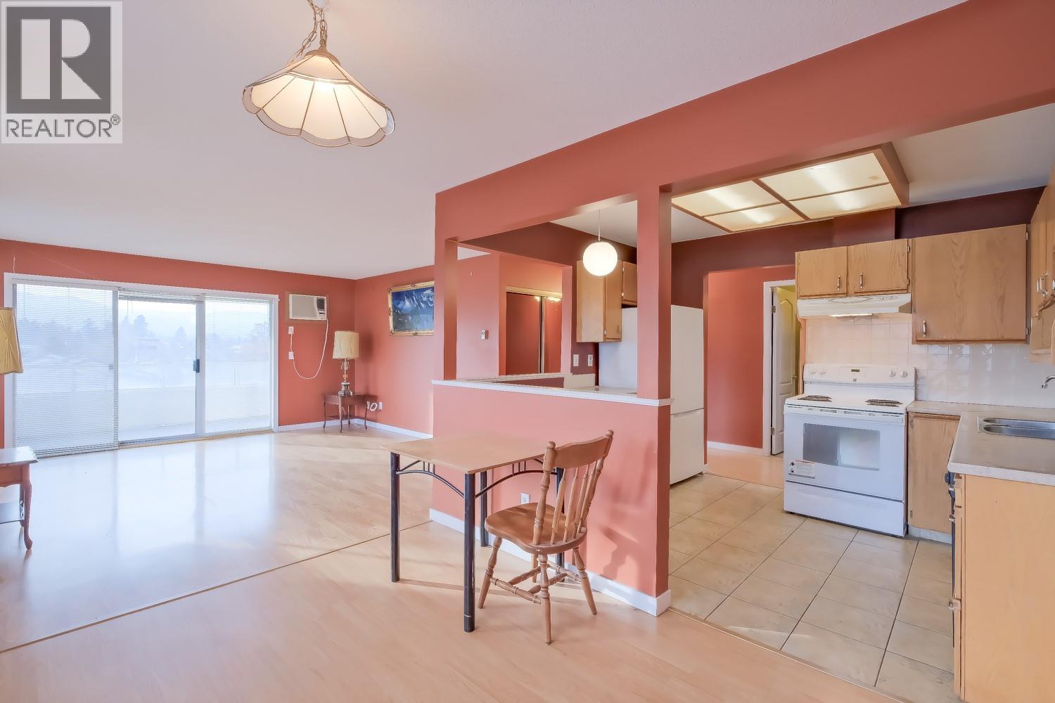 305 255 McIntosh Road, Kelowna