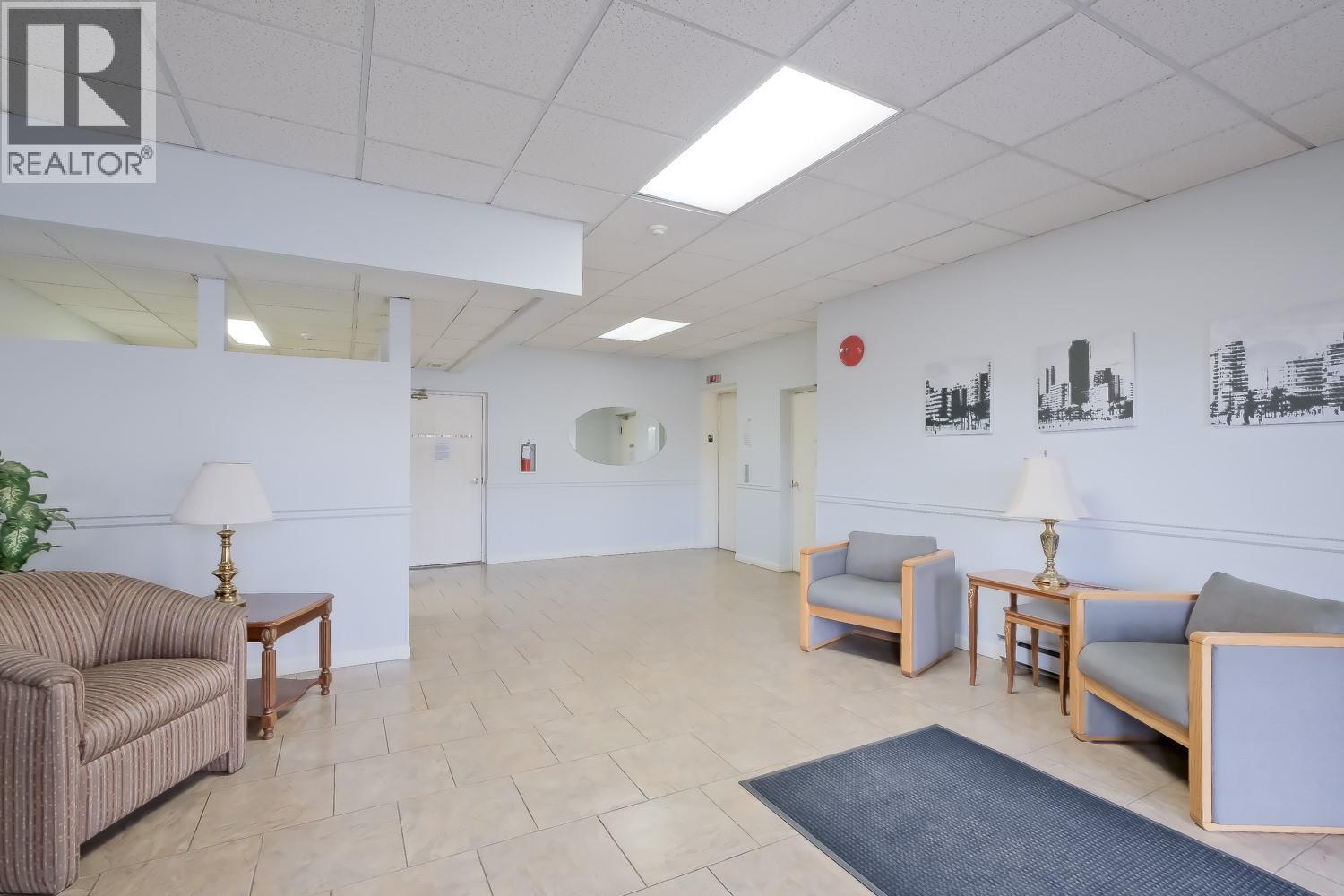 305 255 McIntosh Road, Kelowna