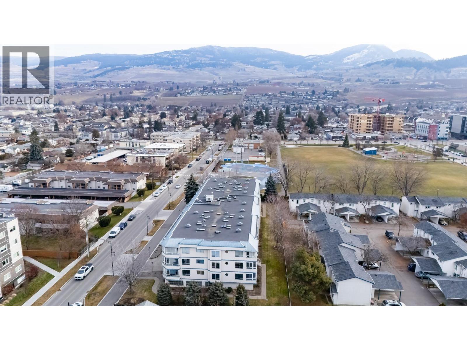 305 255 McIntosh Road, Kelowna