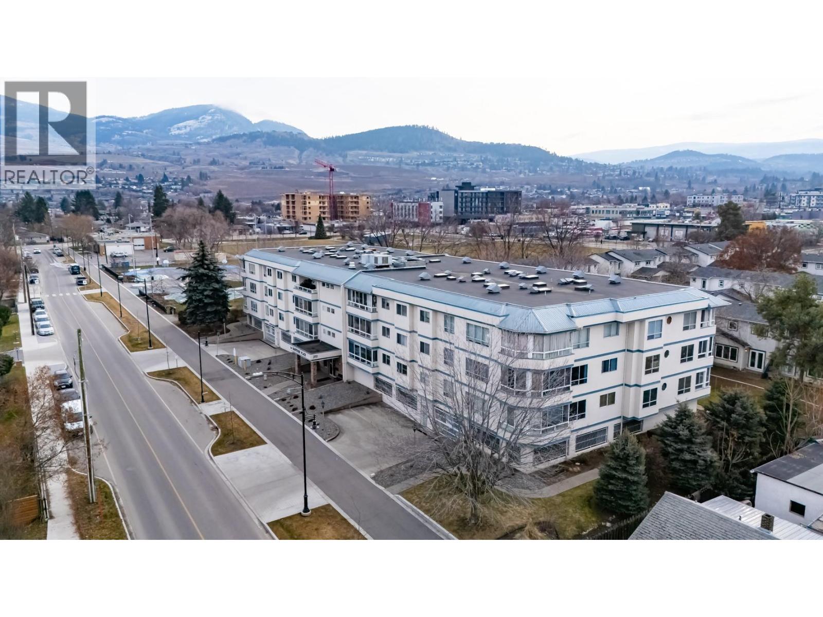 305 255 McIntosh Road, Kelowna
