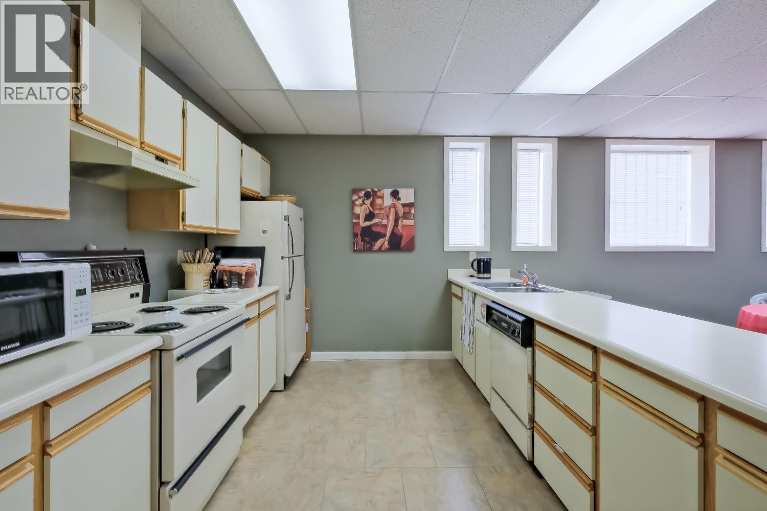 305 255 McIntosh Road, Kelowna