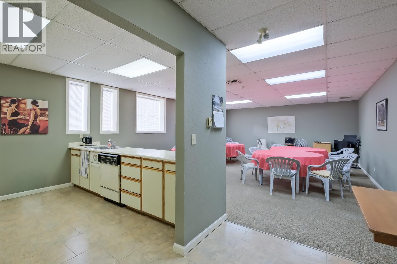 305 255 McIntosh Road, Kelowna