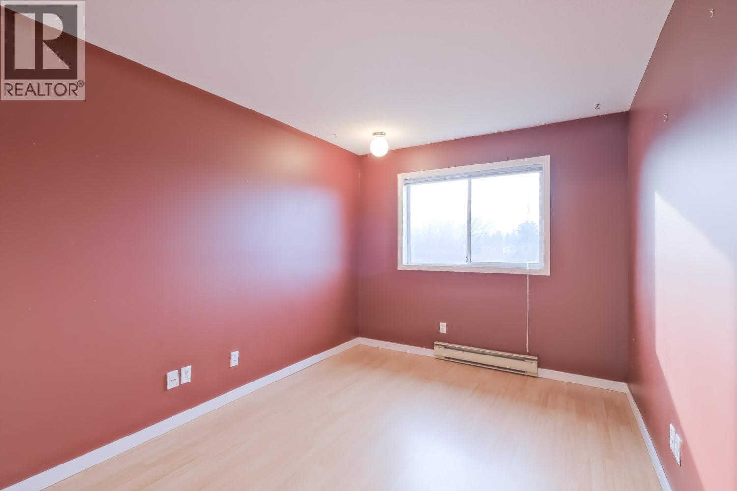 305 255 McIntosh Road, Kelowna