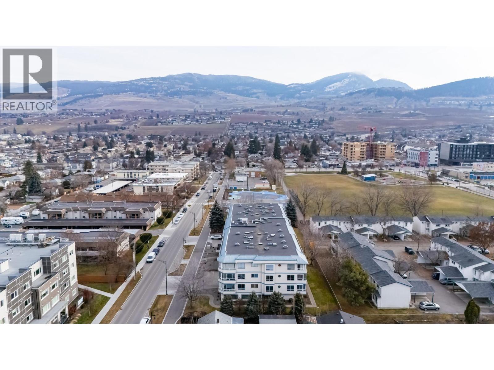 305 255 McIntosh Road, Kelowna