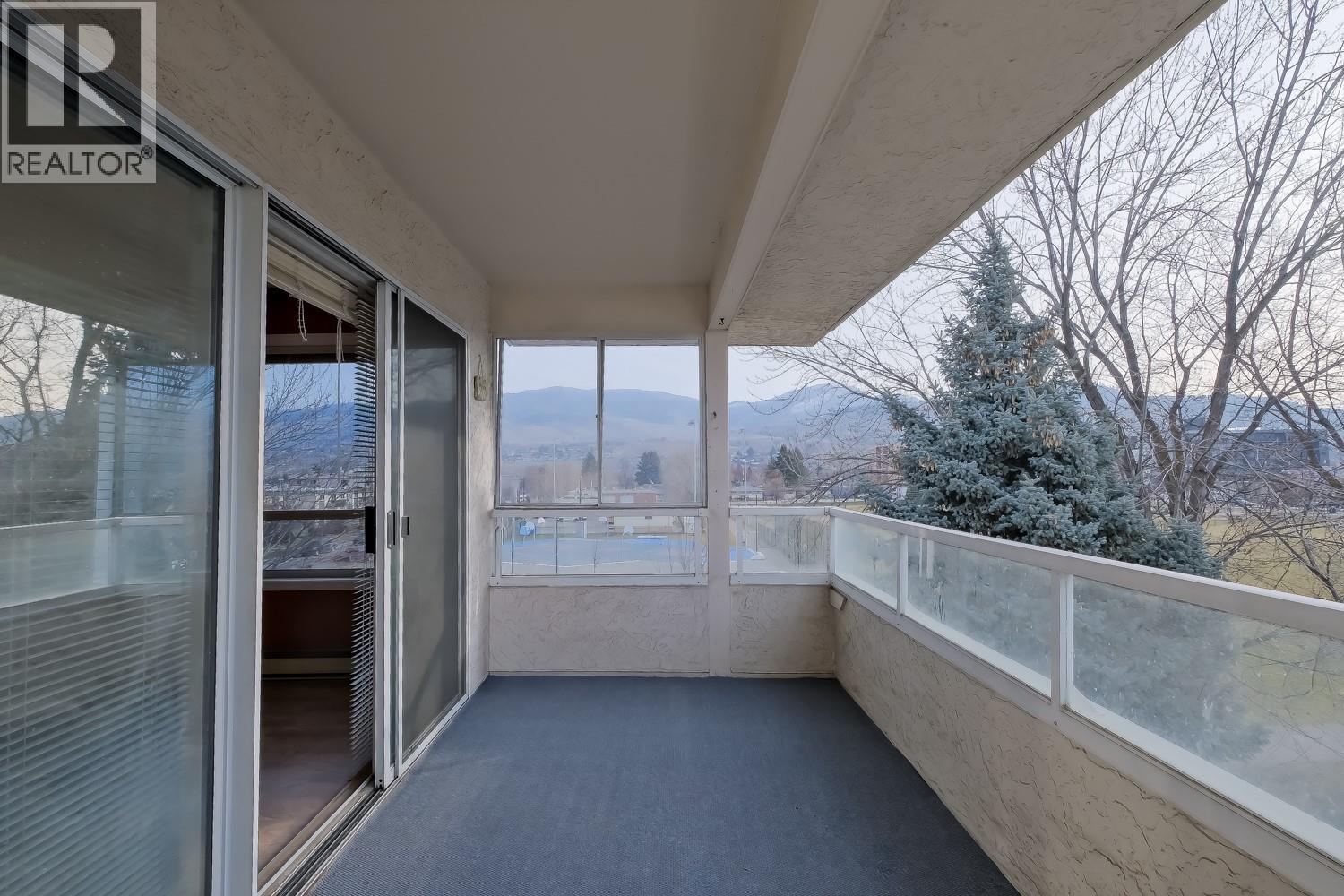 305 255 McIntosh Road, Kelowna