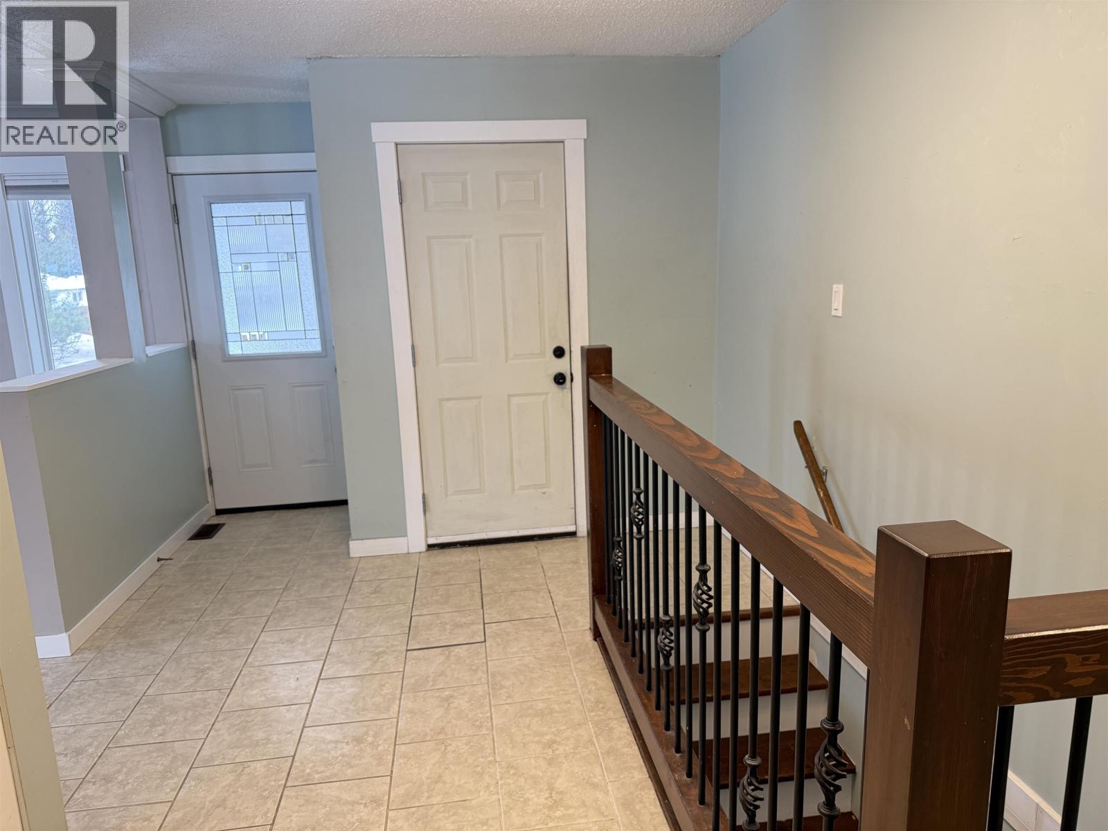 155 VANDERVIEW DRIVE, Vanderhoof