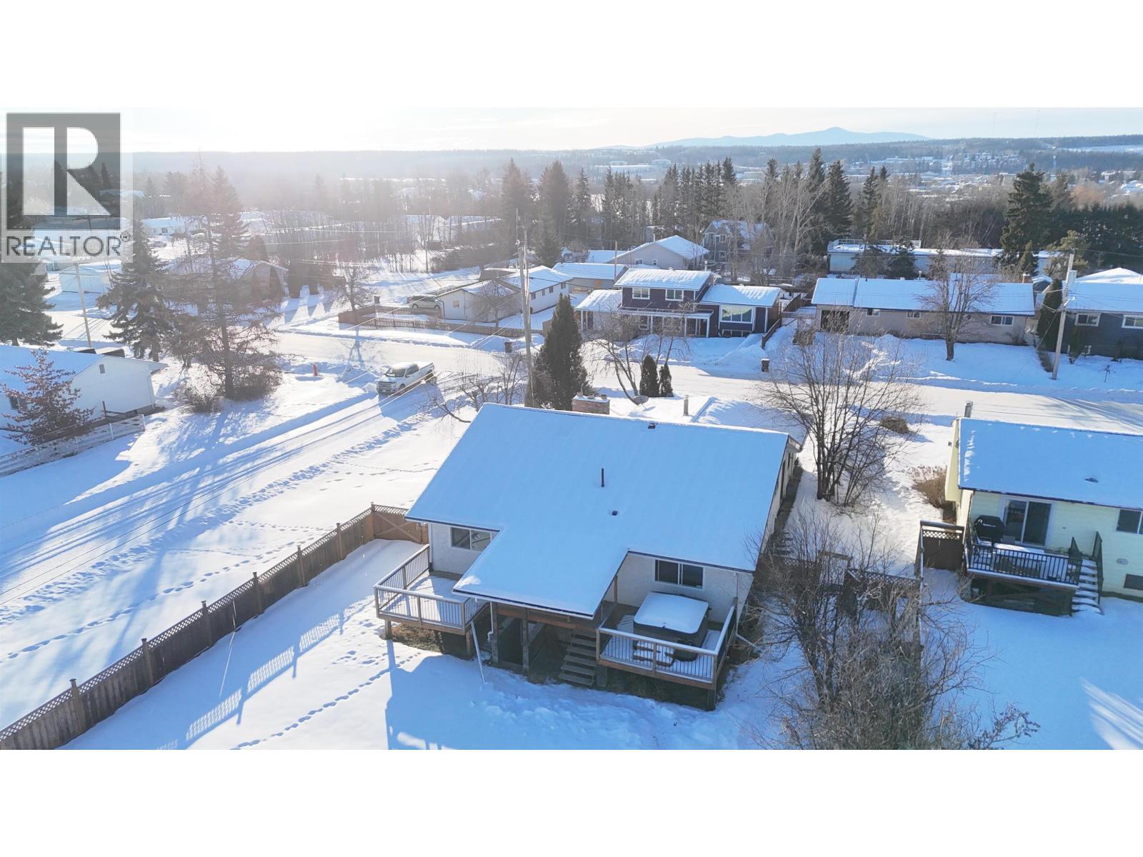 155 VANDERVIEW DRIVE, Vanderhoof
