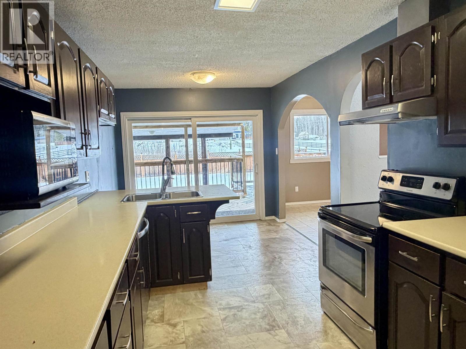 155 VANDERVIEW DRIVE, Vanderhoof