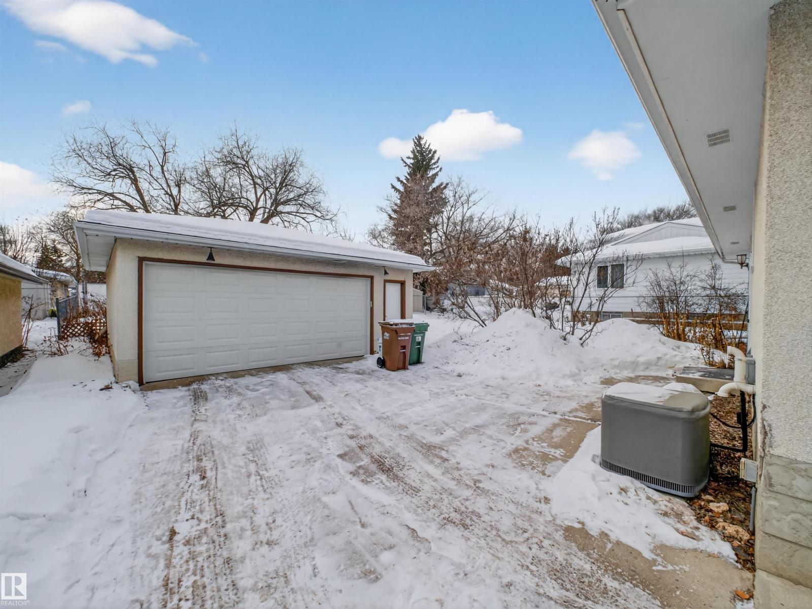 3 Fallhaven PL, St. Albert