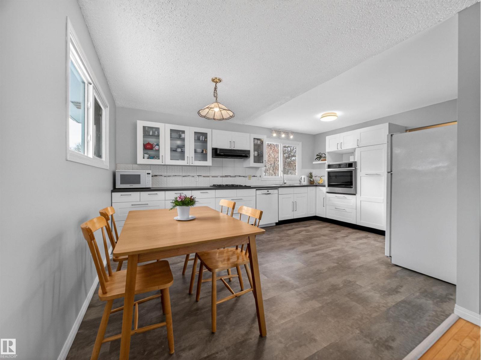 3 Fallhaven PL, St. Albert