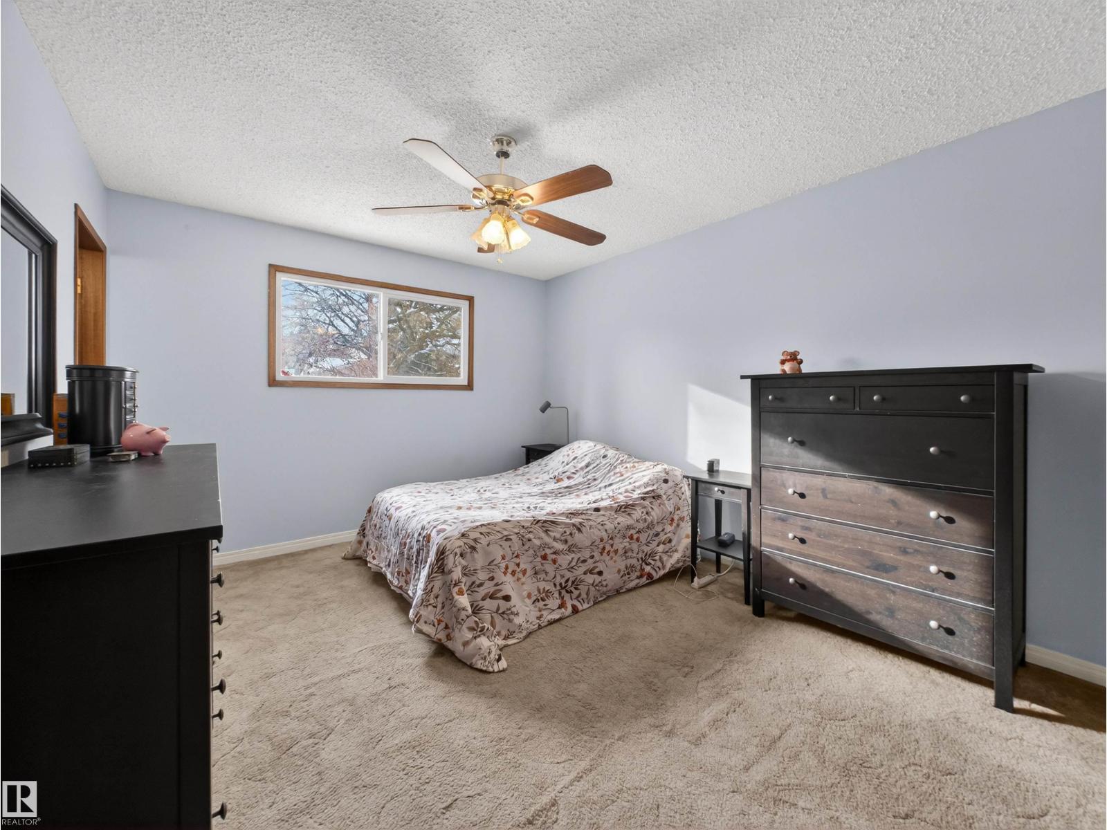 3 Fallhaven PL, St. Albert