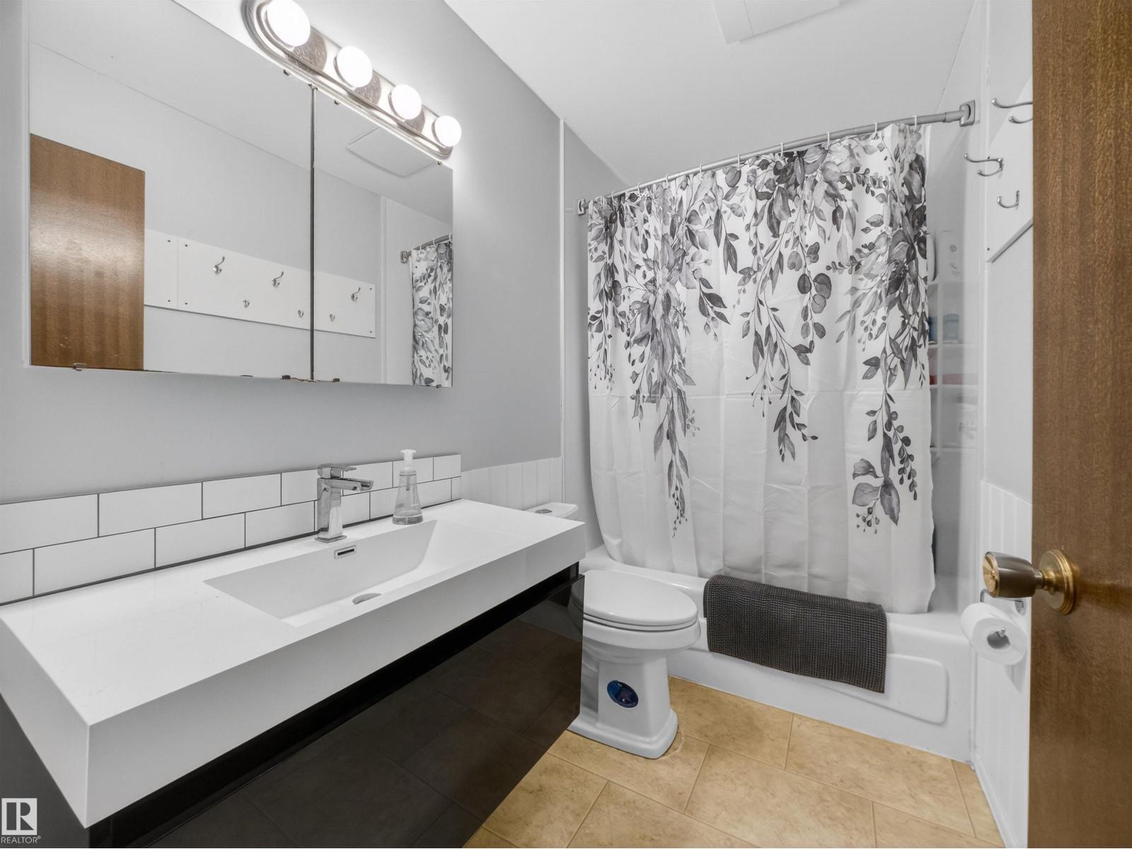 3 Fallhaven PL, St. Albert