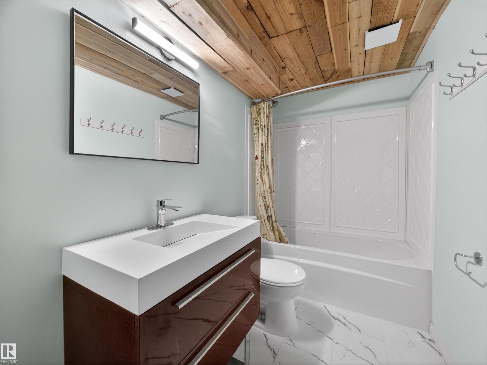 3 Fallhaven PL, St. Albert