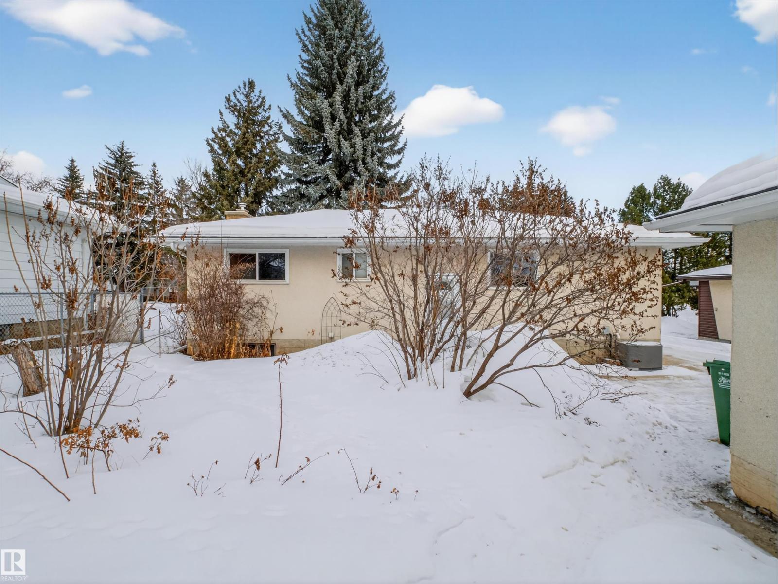 3 Fallhaven PL, St. Albert