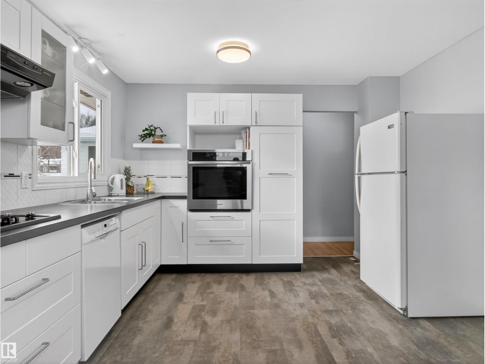 3 Fallhaven PL, St. Albert