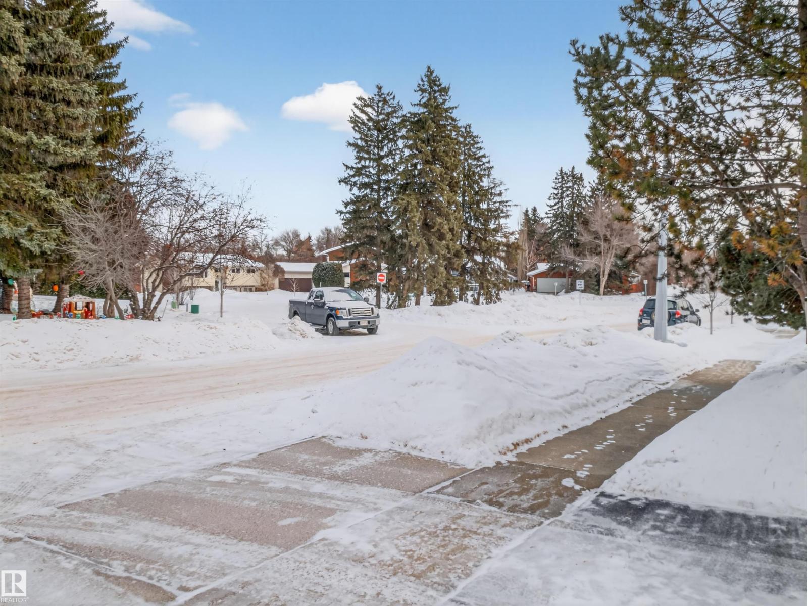 3 Fallhaven PL, St. Albert