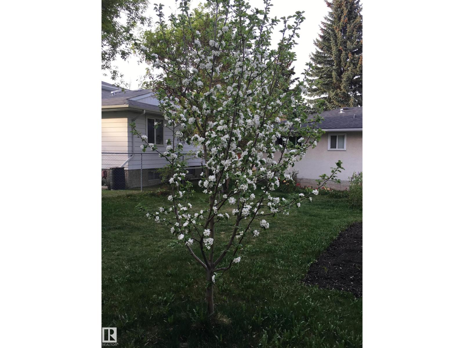 3 Fallhaven PL, St. Albert