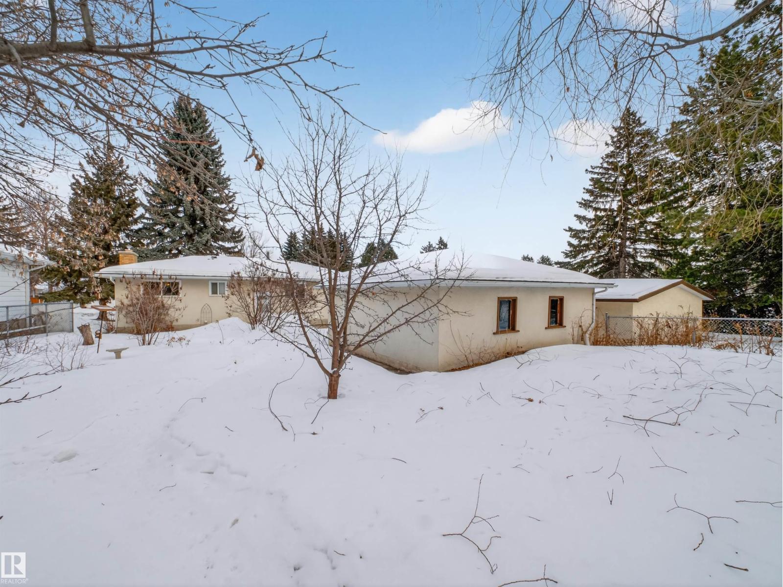 3 Fallhaven PL, St. Albert