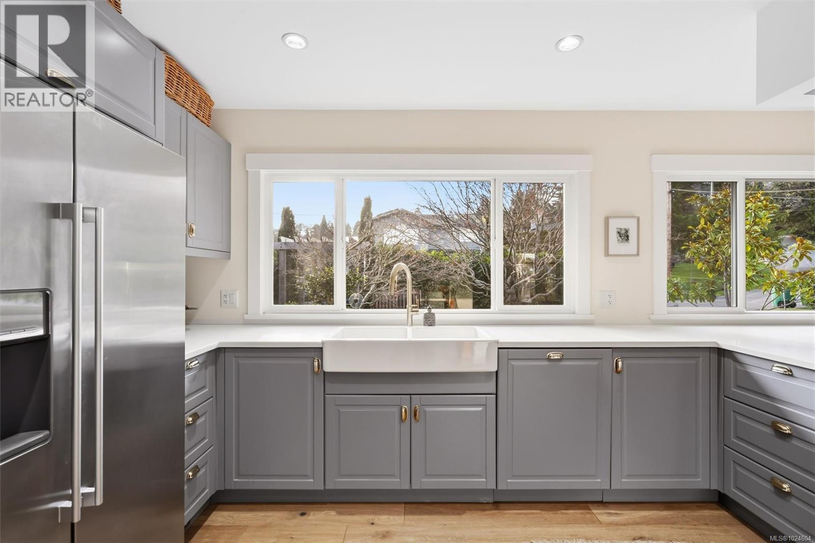  3752 Waring Place, Saanich