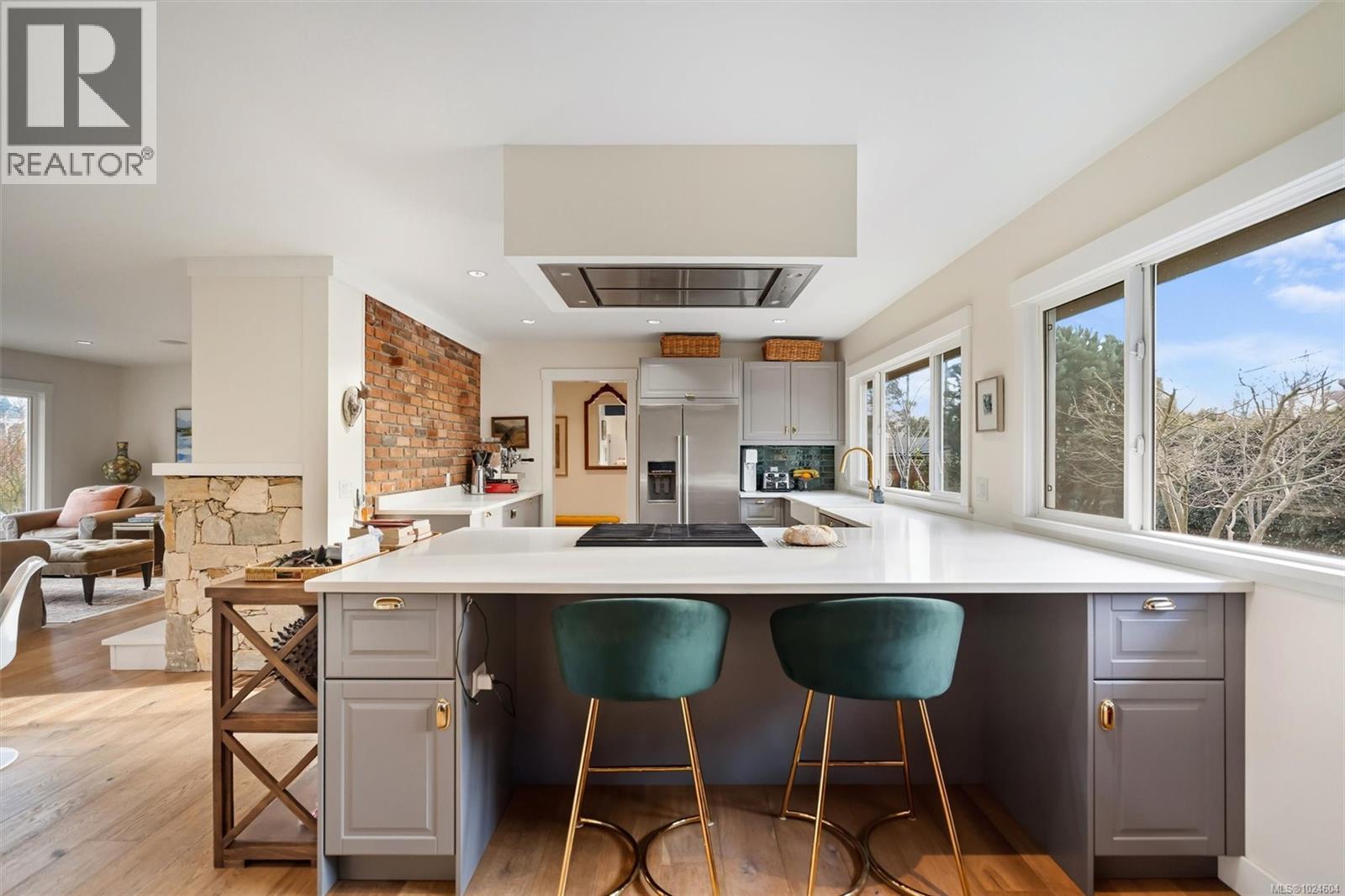  3752 Waring Place, Saanich