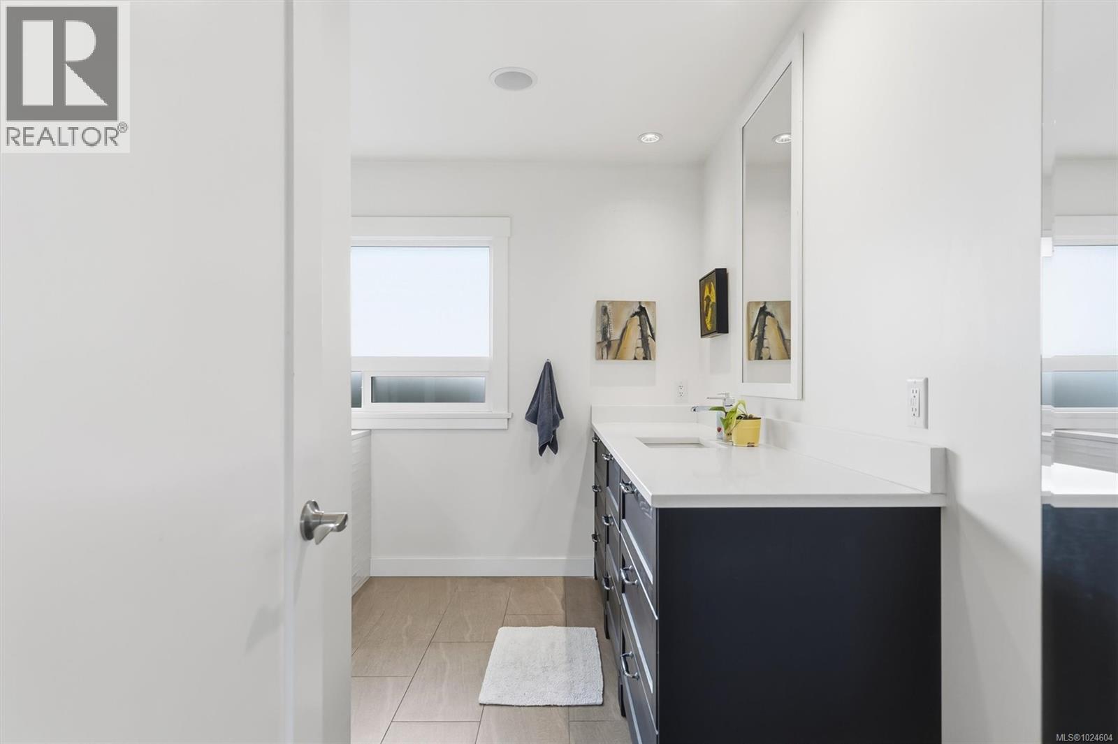  3752 Waring Place, Saanich