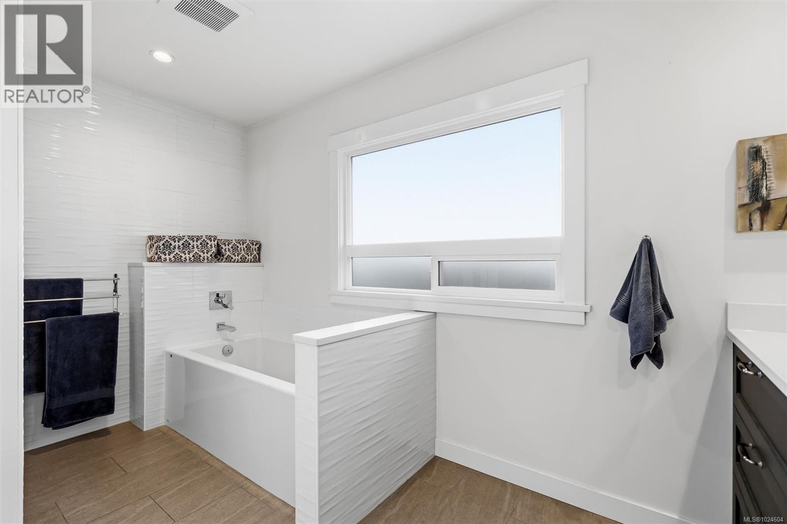  3752 Waring Place, Saanich