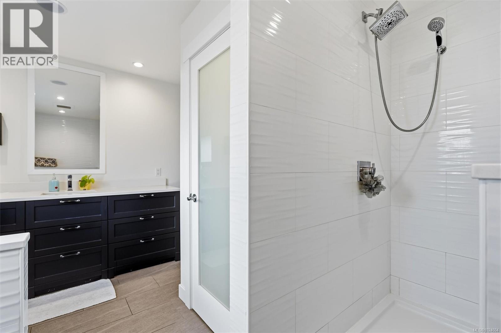  3752 Waring Place, Saanich