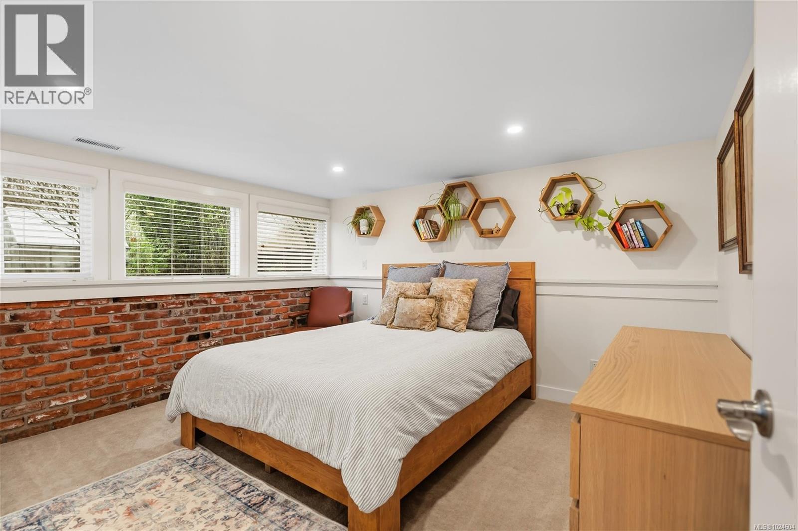  3752 Waring Place, Saanich