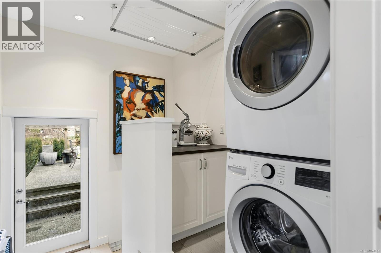  3752 Waring Place, Saanich