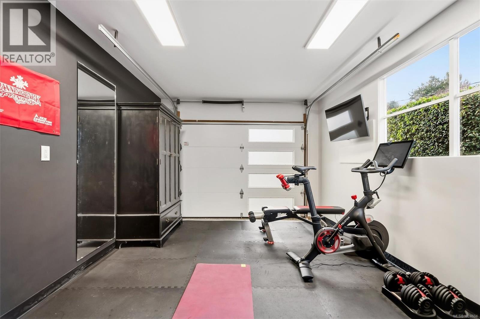  3752 Waring Place, Saanich