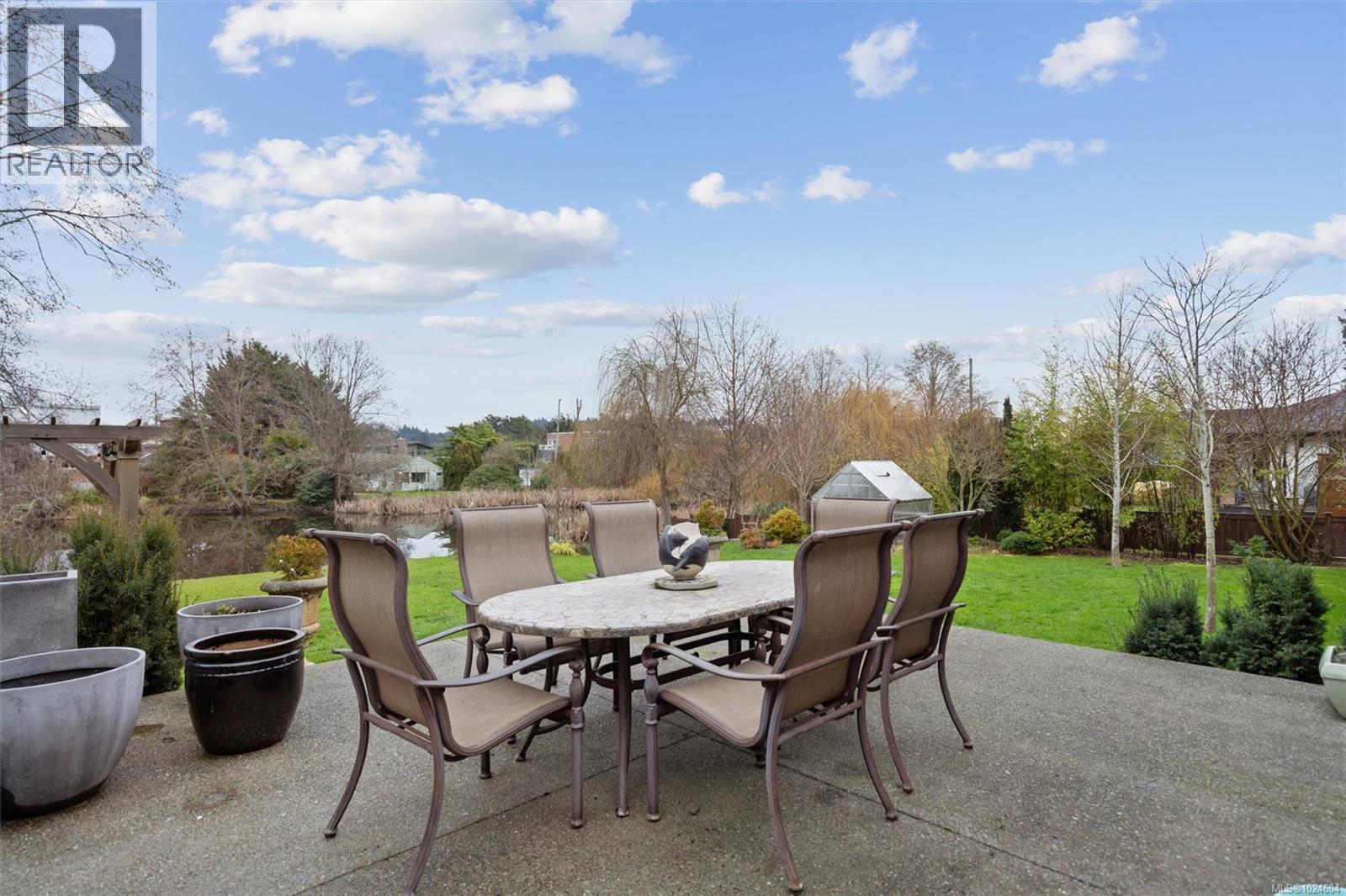  3752 Waring Place, Saanich