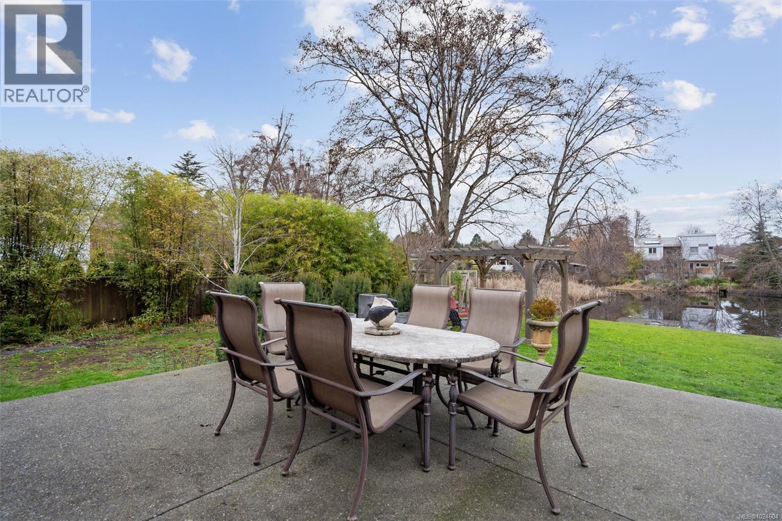 3752 Waring Place, Saanich