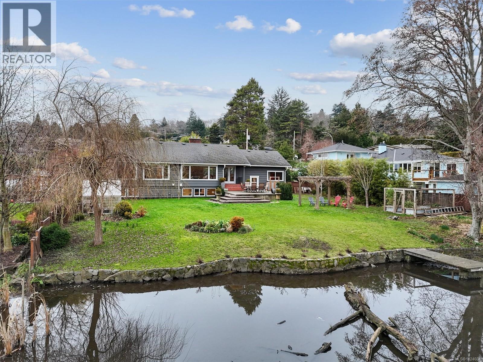  3752 Waring Place, Saanich