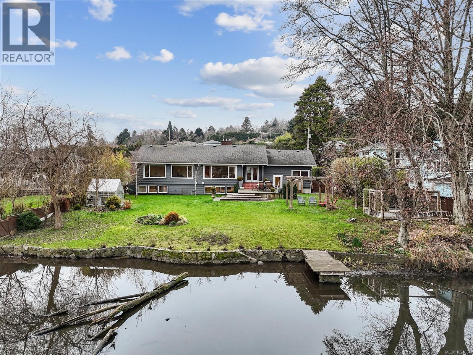  3752 Waring Place, Saanich