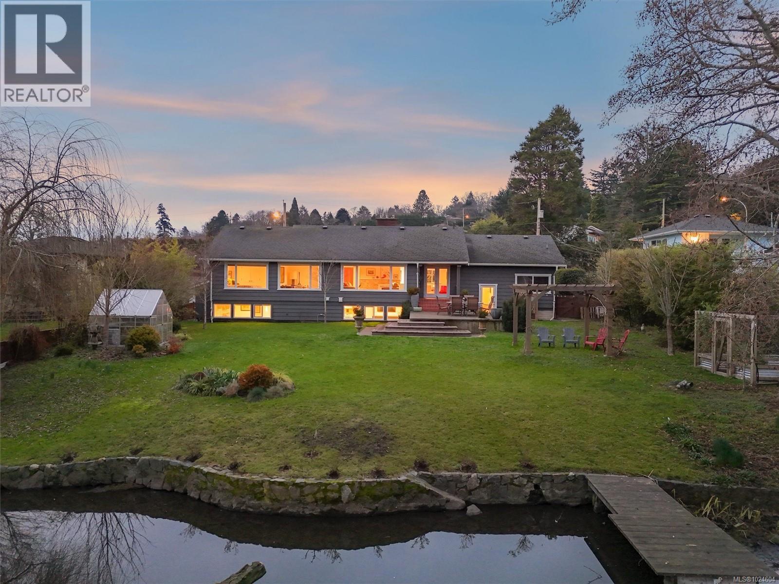  3752 Waring Place, Saanich