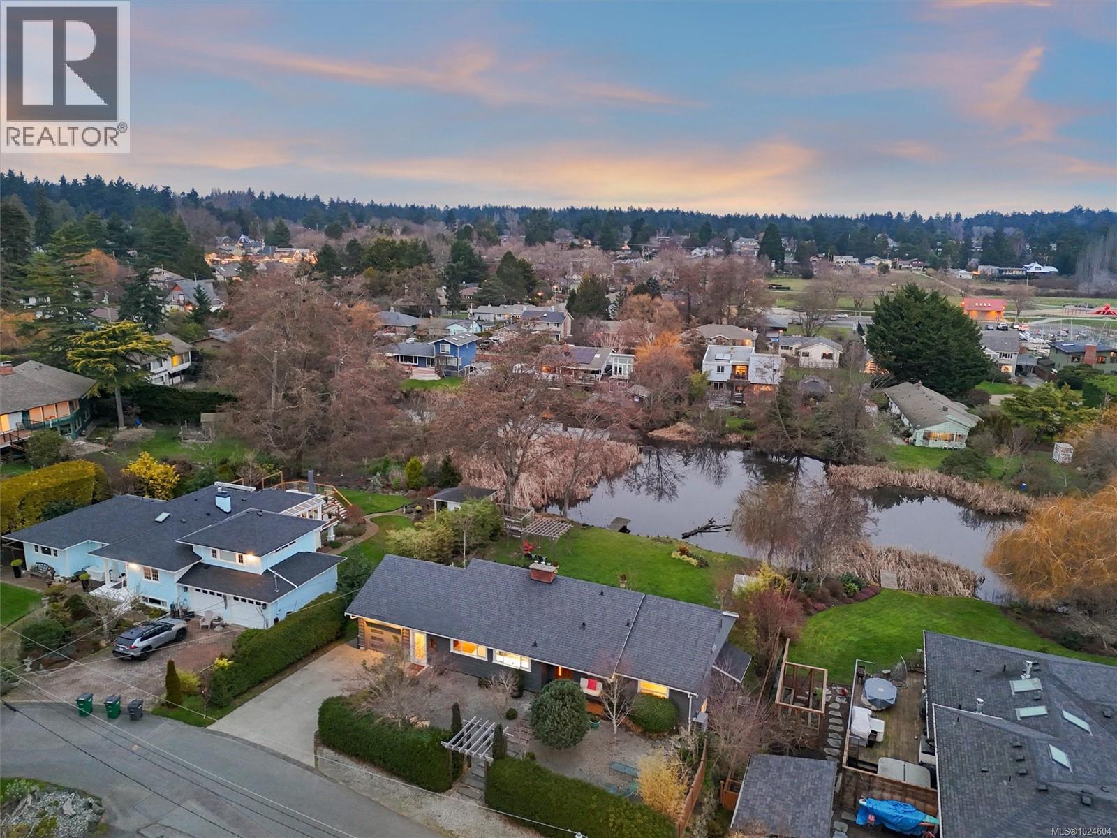  3752 Waring Place, Saanich