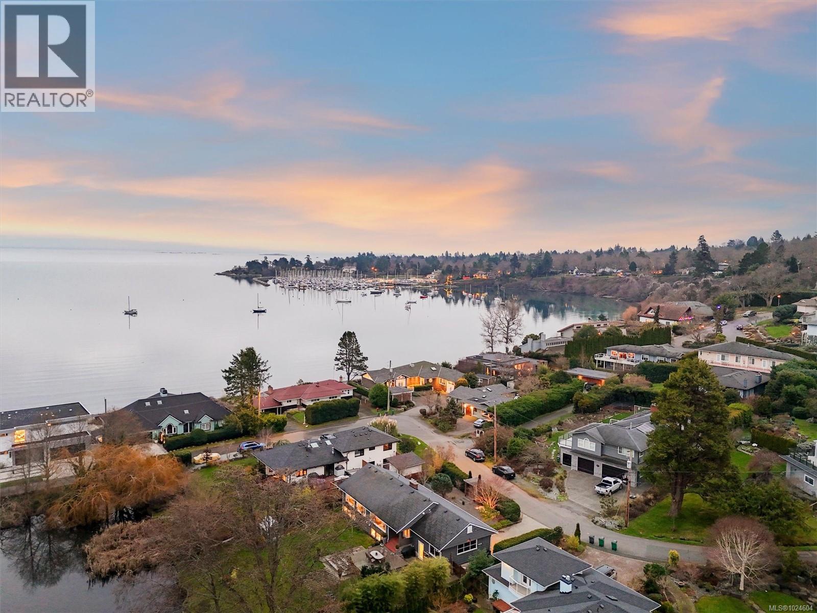  3752 Waring Place, Saanich