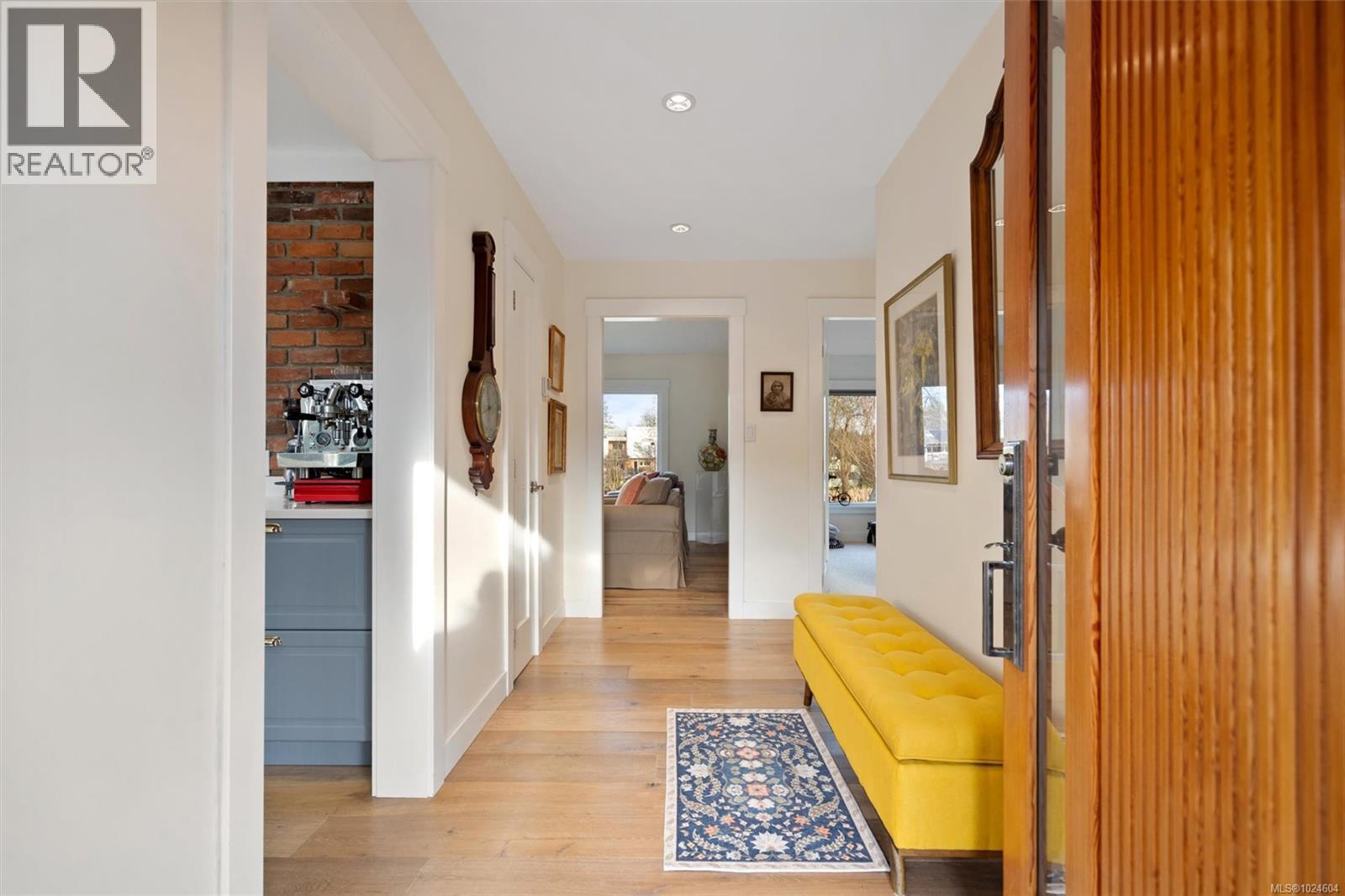  3752 Waring Place, Saanich