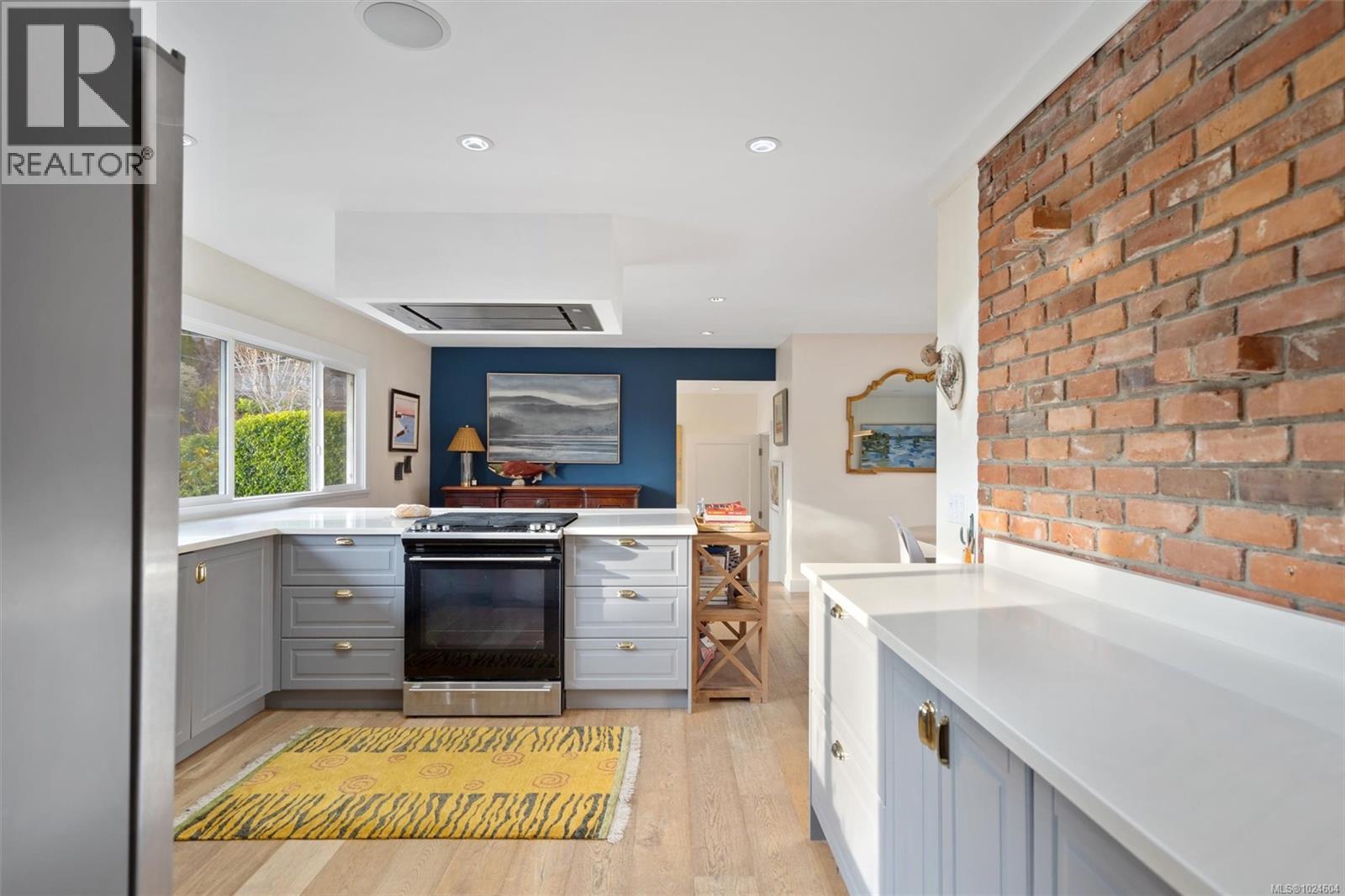  3752 Waring Place, Saanich