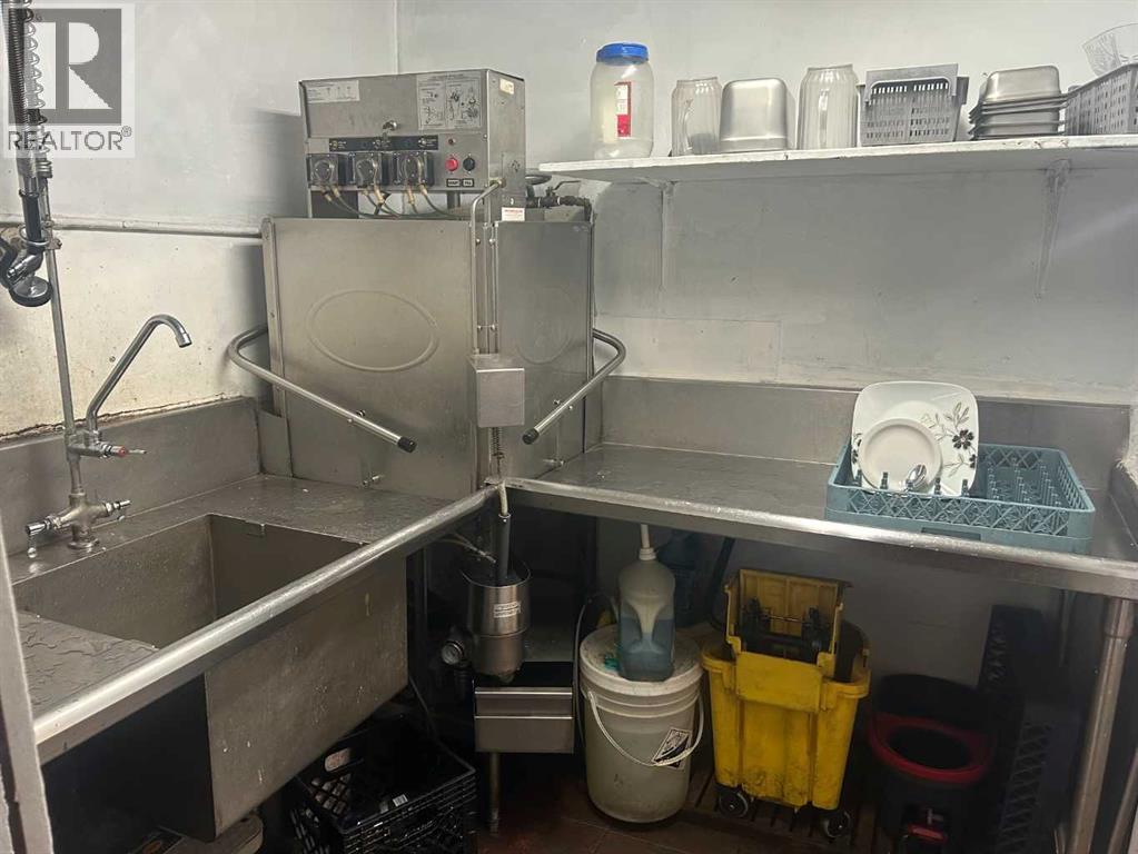 71 bridge Street - Photo 4 of 7, Drumheller, Alberta